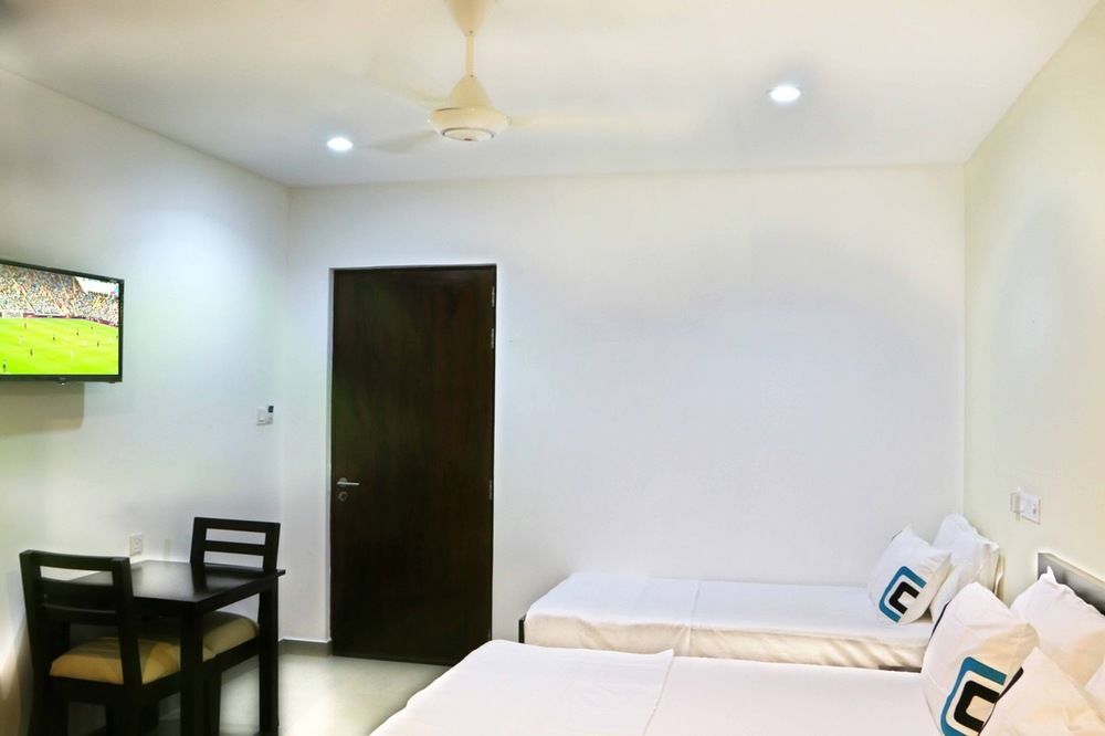 Saninro Hotel - Ragama Luaran gambar